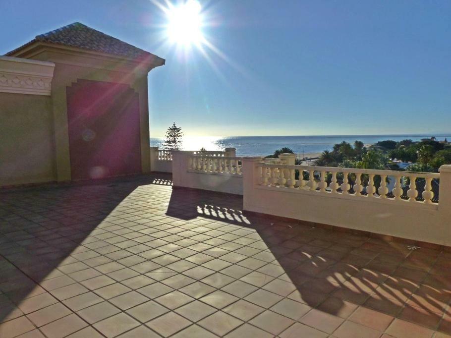Апартаменты Penthouse With Ocean View Исла-Канела Экстерьер фото